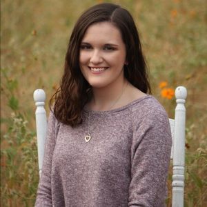 Meet your Posher, Lydia